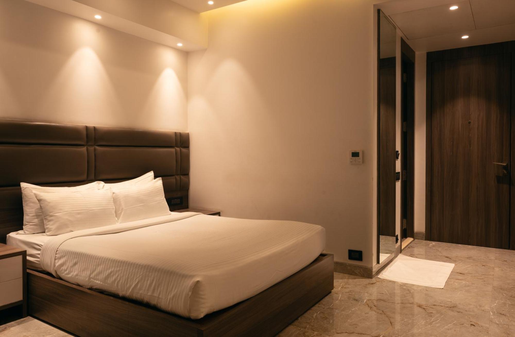Econest Hotel Tarapith Exterior photo